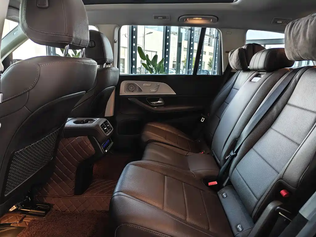 Mercedes-Benz GLS — миниатюра 8