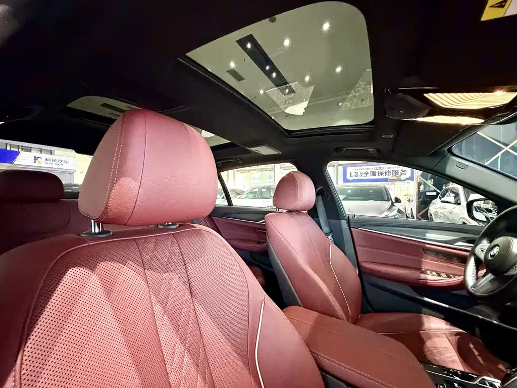 BMW 5 Series — миниатюра 12