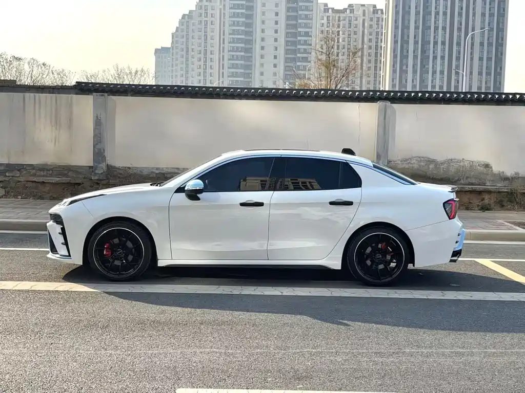Lynk & Co 03 — миниатюра 3
