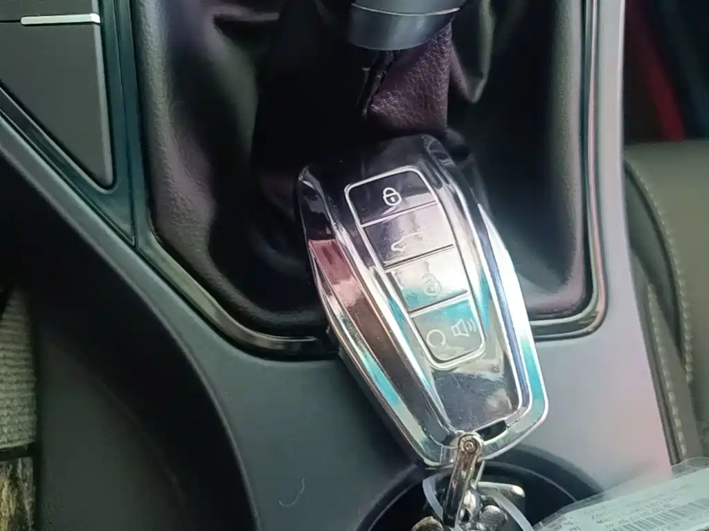 Geely Emgrand — миниатюра 9