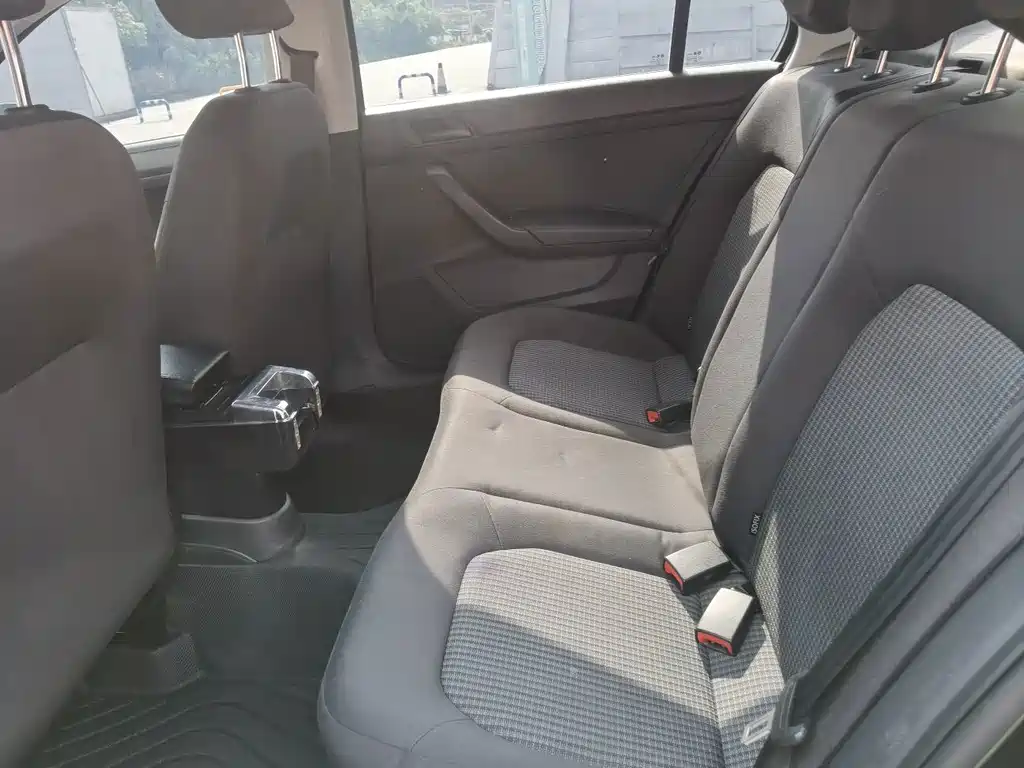 Volkswagen Santana — миниатюра 12