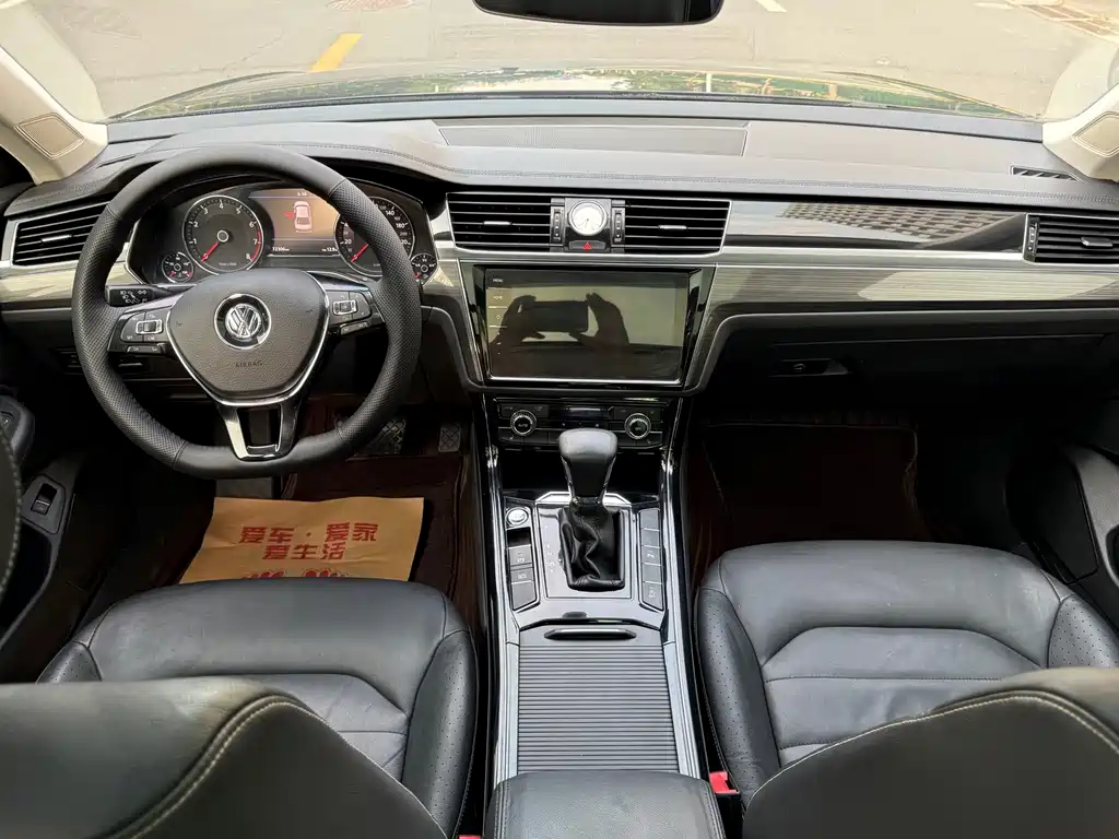 Volkswagen Phideon — миниатюра 8