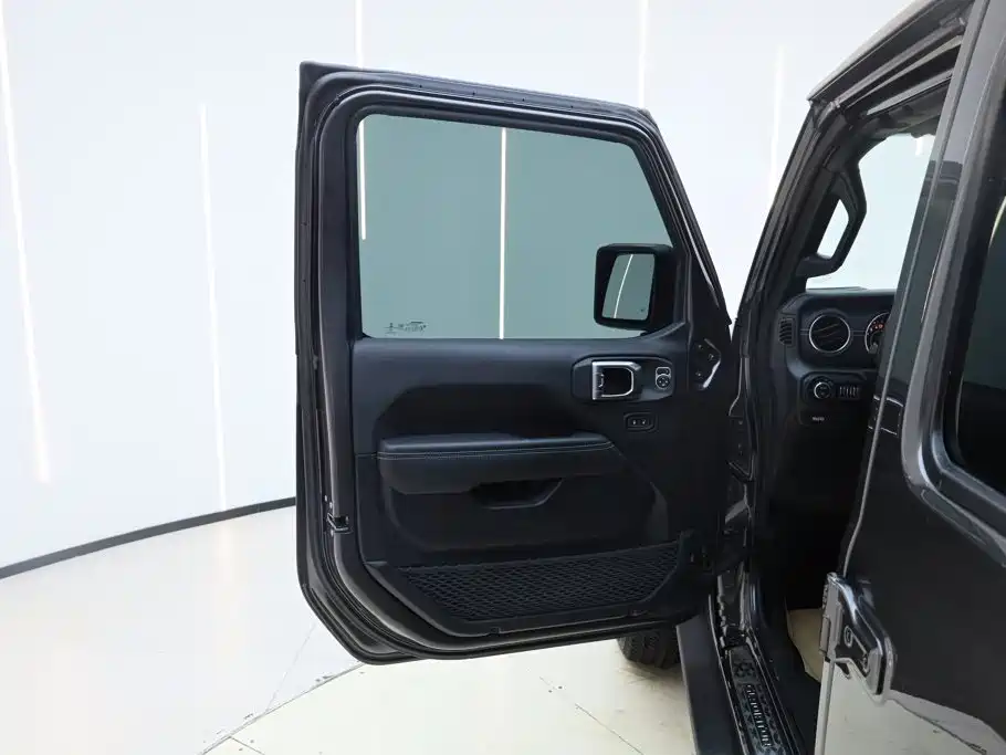 Jeep Gladiator — миниатюра 14