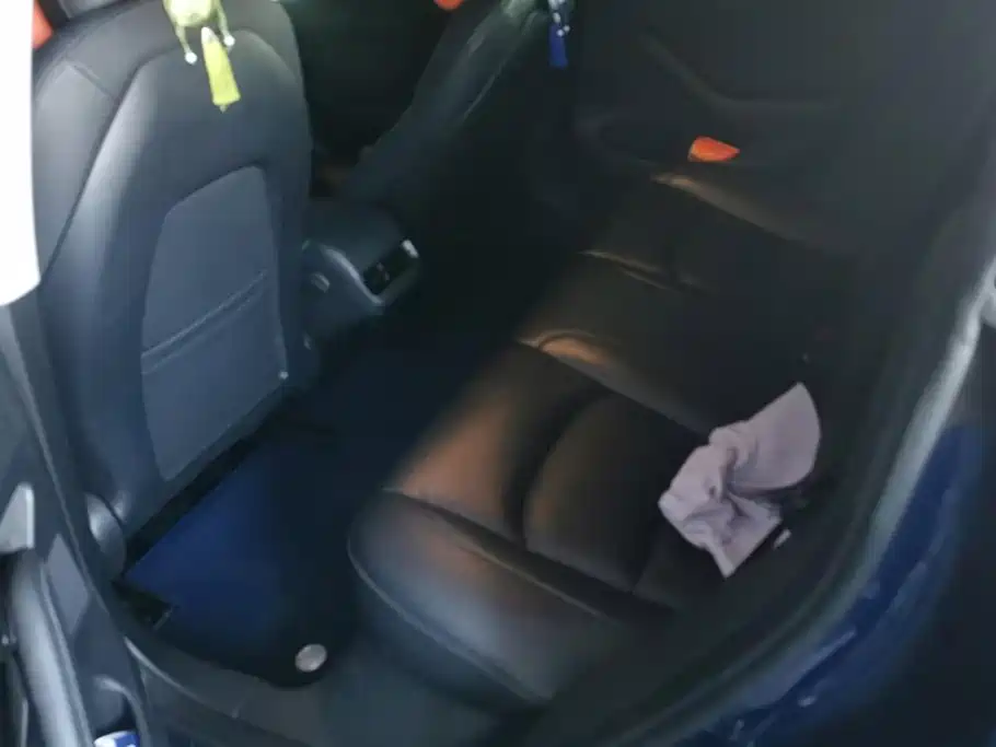 Tesla Model 3 — миниатюра 11