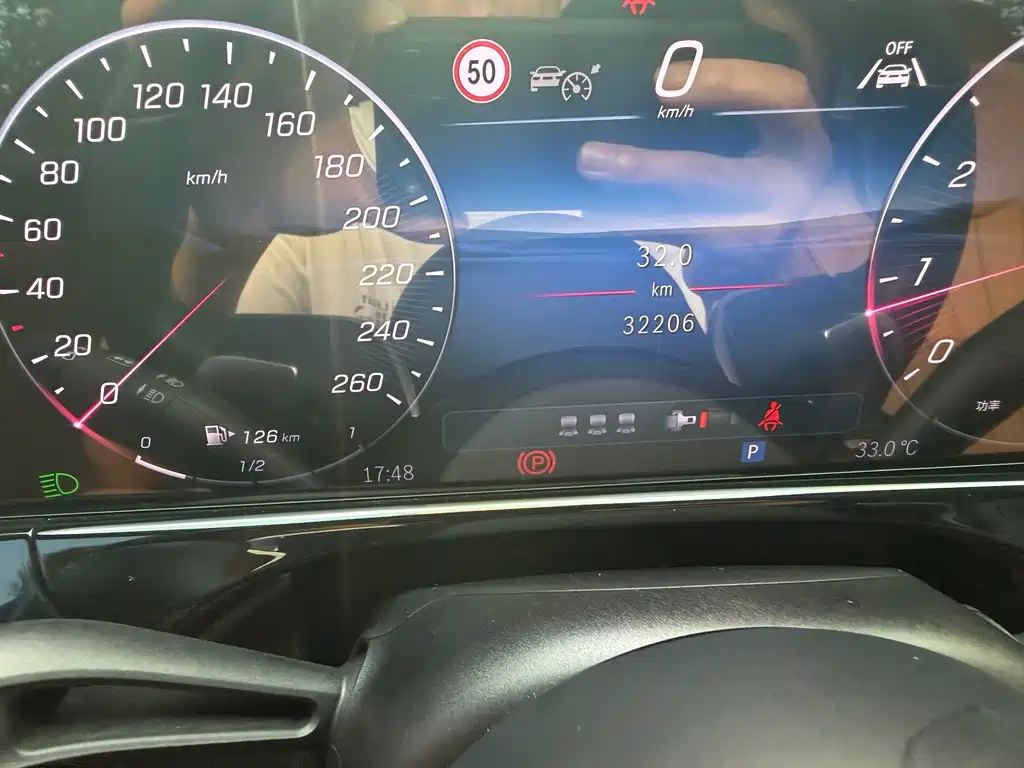 Mercedes-Benz E-Class — миниатюра 13