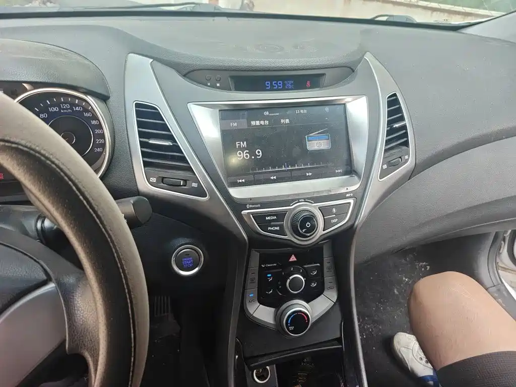 Hyundai Elantra Langdong — миниатюра 9
