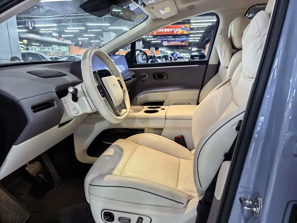 Li Auto Идеальный I8 — миниатюра 4
