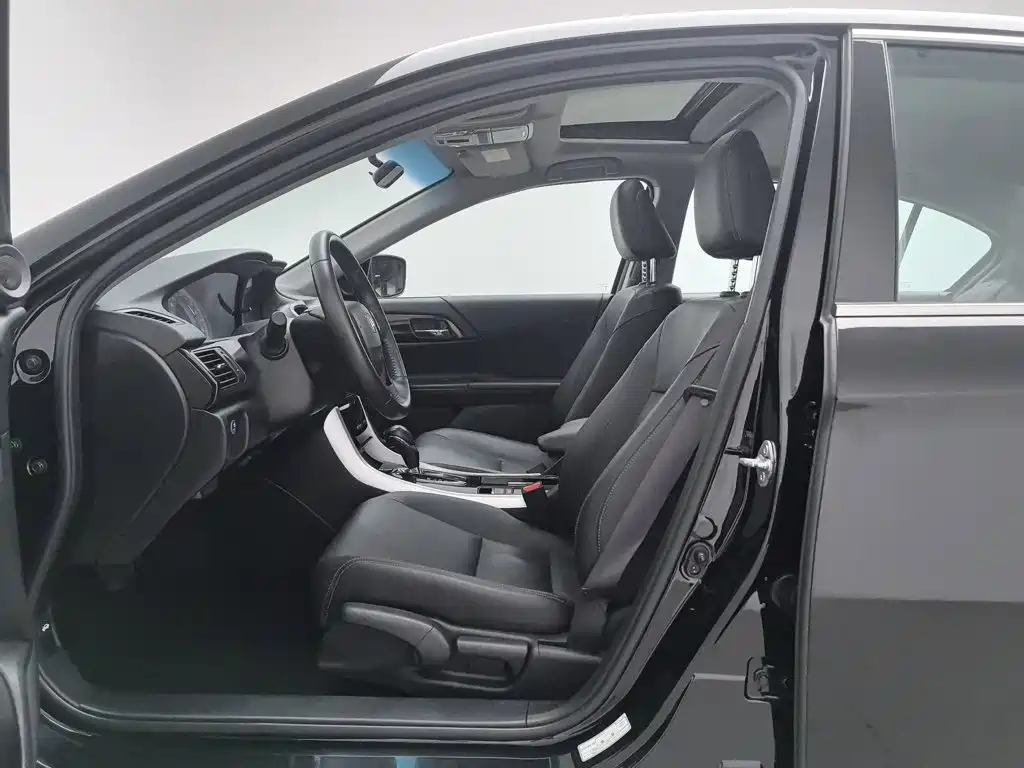 Honda Accord — миниатюра 10
