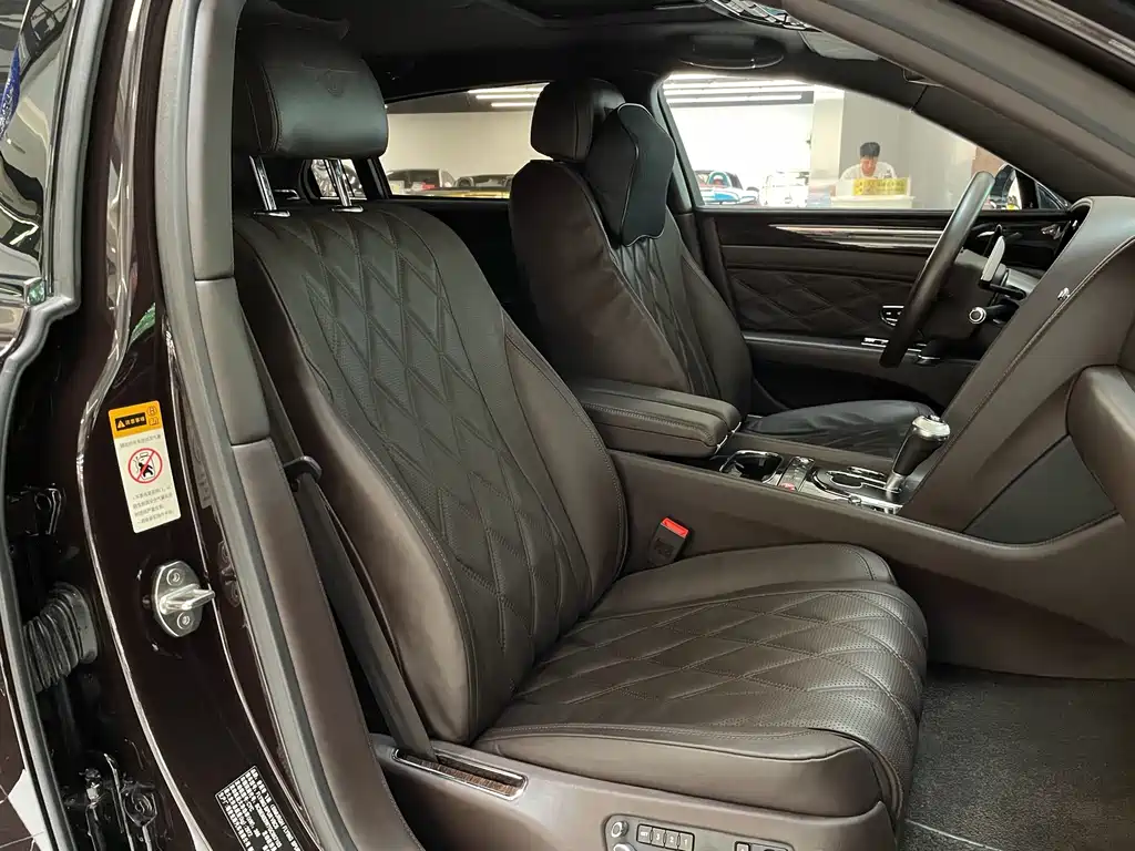 Bentley Flying Spur — миниатюра 13