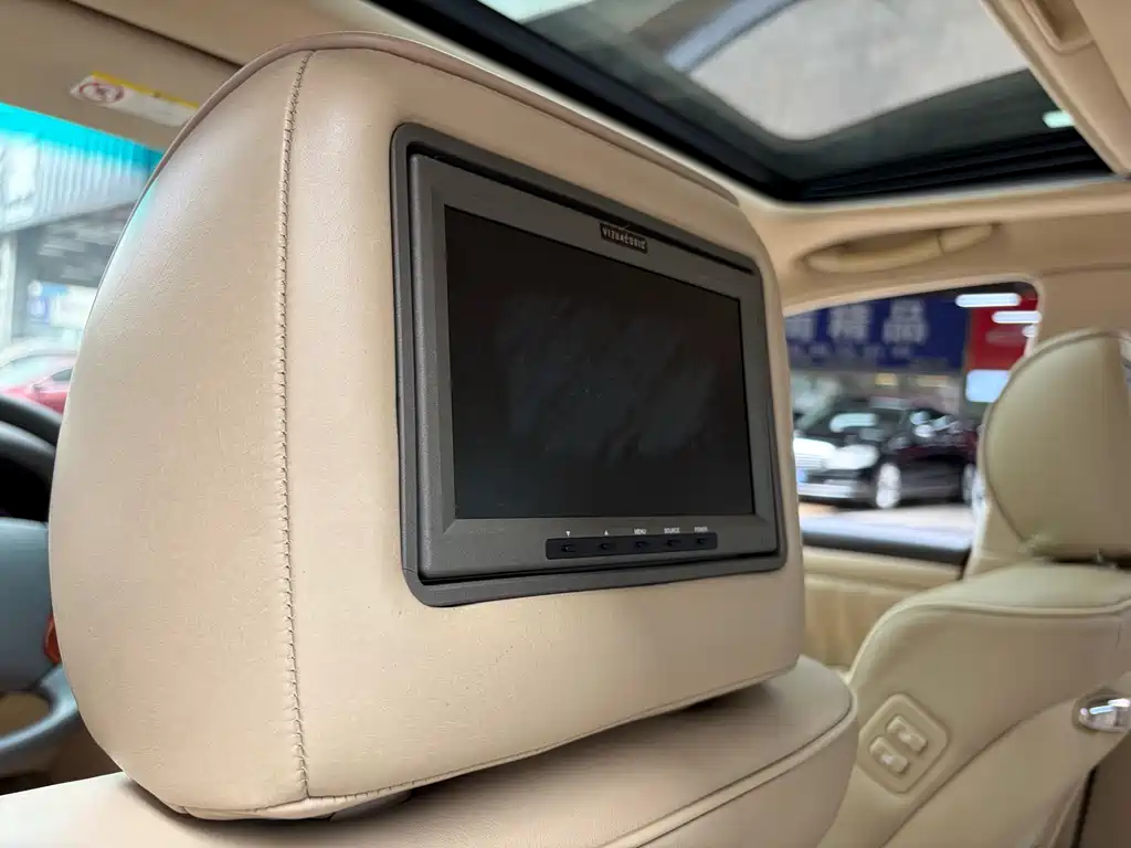 Toyota Crown — миниатюра 10