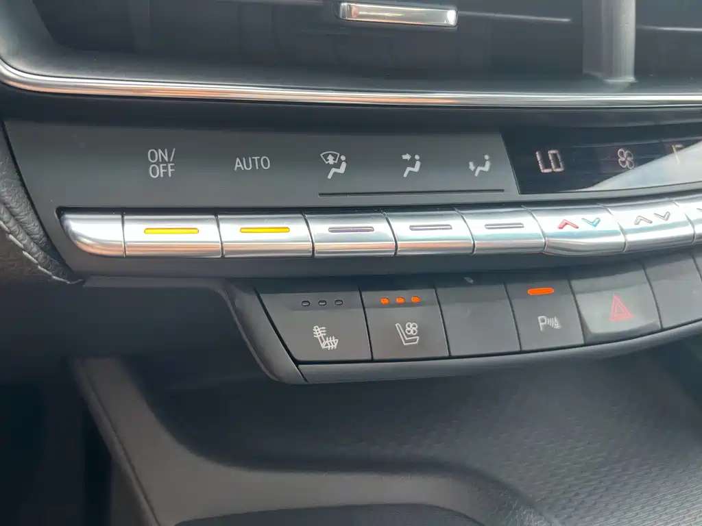 Cadillac CT5 — миниатюра 7