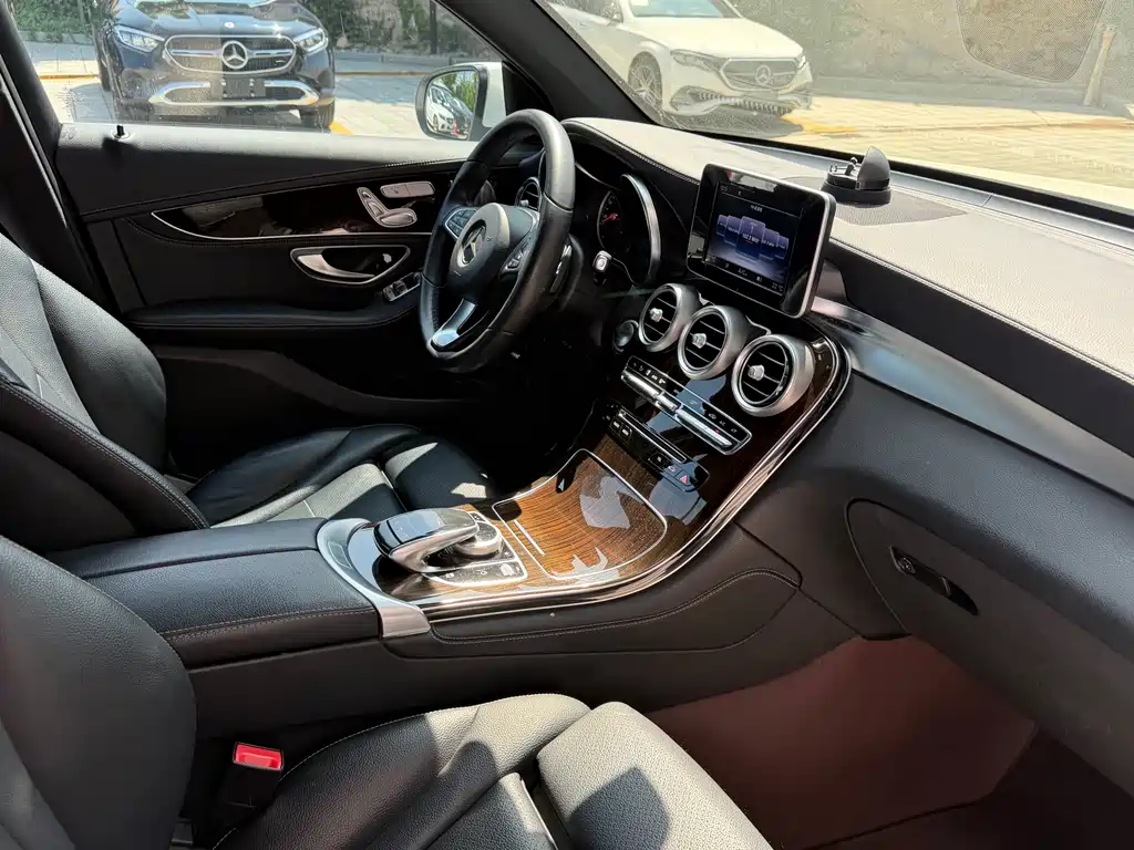 Mercedes-Benz GLC — миниатюра 15