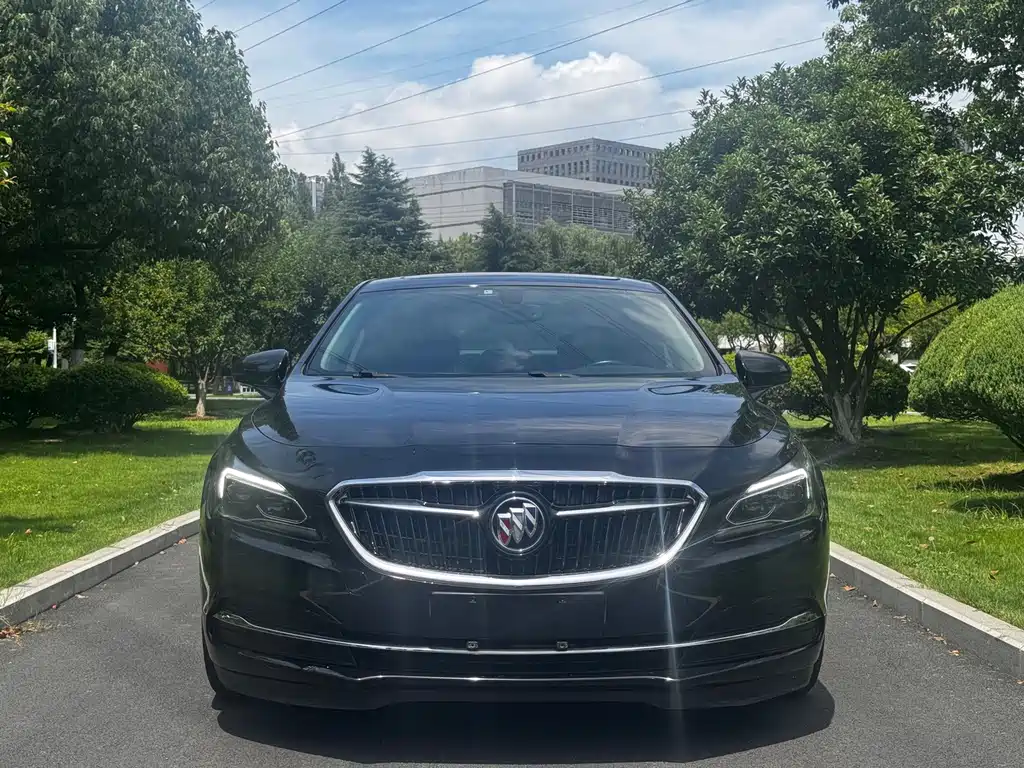 Buick LaCrosse — миниатюра 2