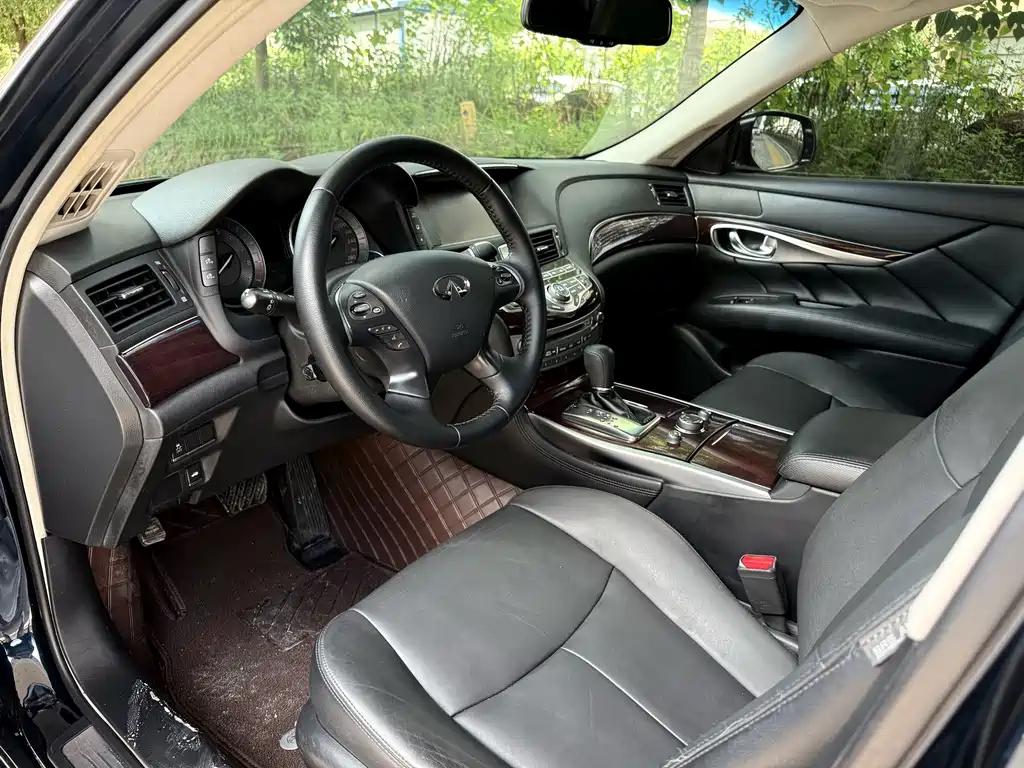 Infiniti Q70 — миниатюра 7