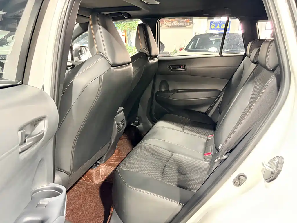 Toyota Corolla Cross — миниатюра 8