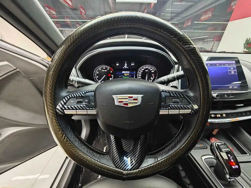 Cadillac CT5 — миниатюра 7