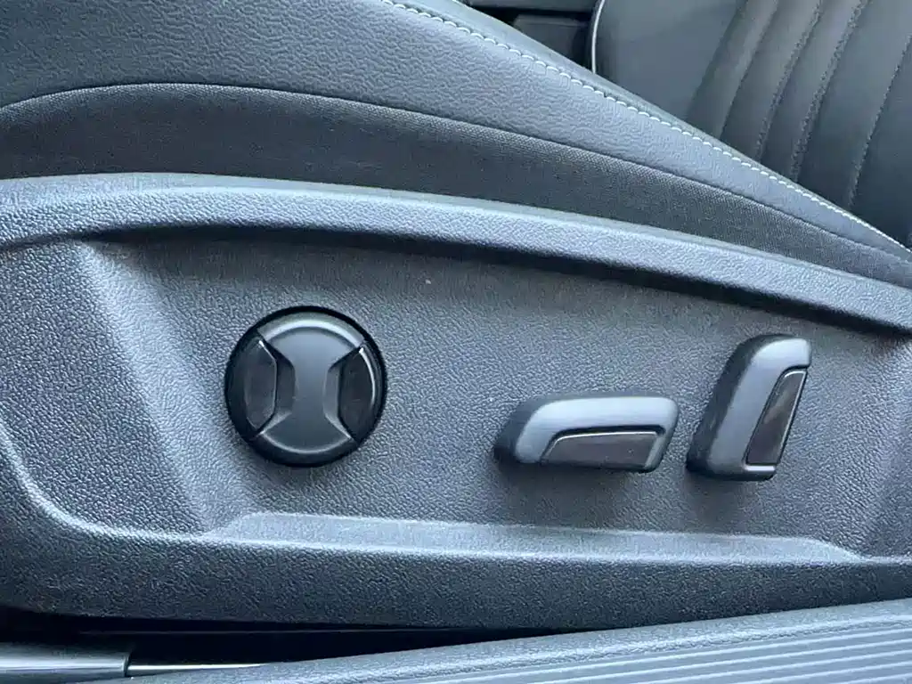 Volkswagen Passat — миниатюра 8