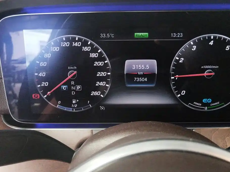 Mercedes-Benz E-Class — миниатюра 13