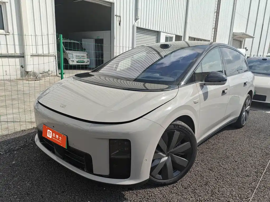 Li Auto 理想i8 2025