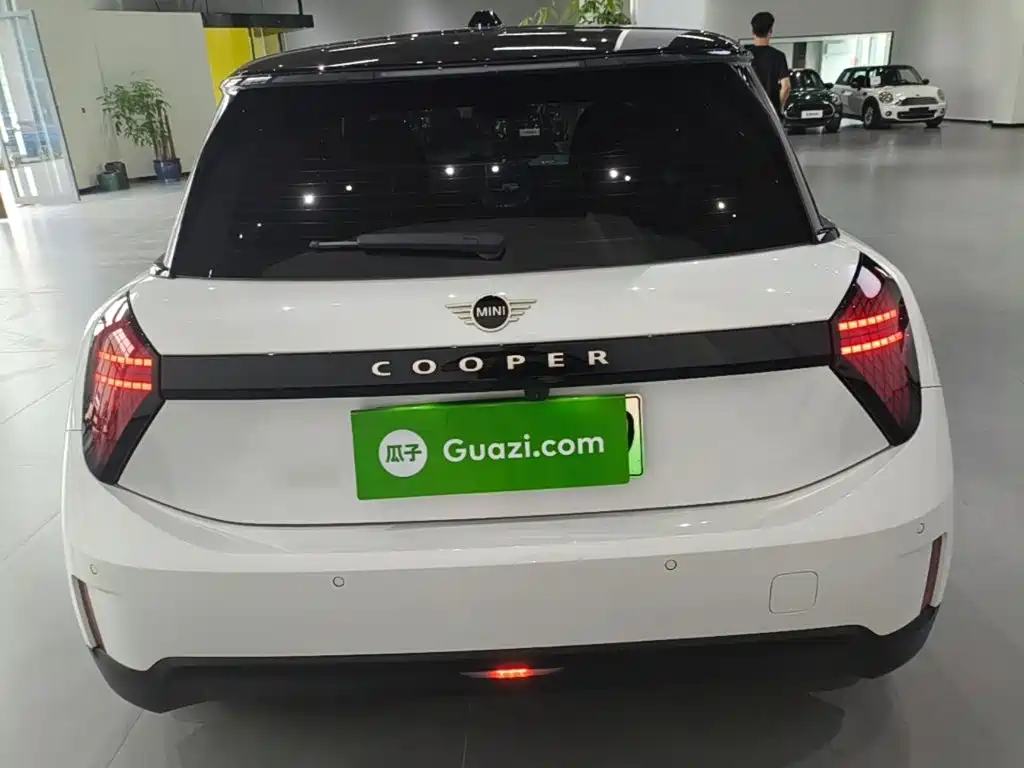 MINI MINI COOPER EV — миниатюра 6