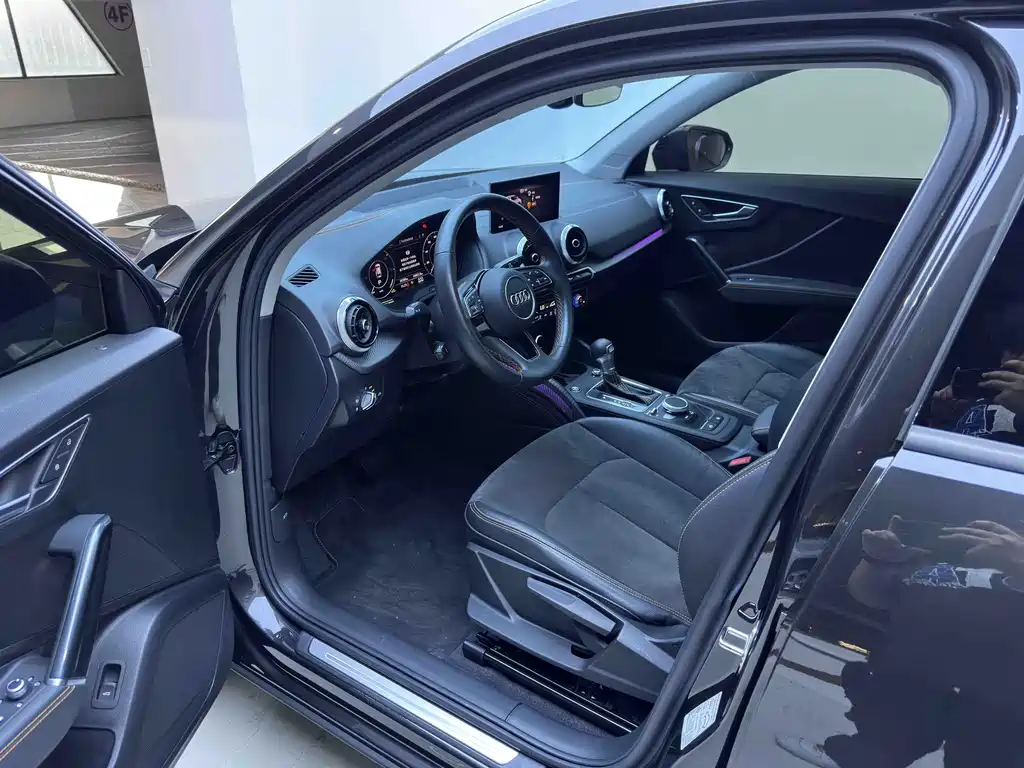 Audi Q2L e-tron — миниатюра 9
