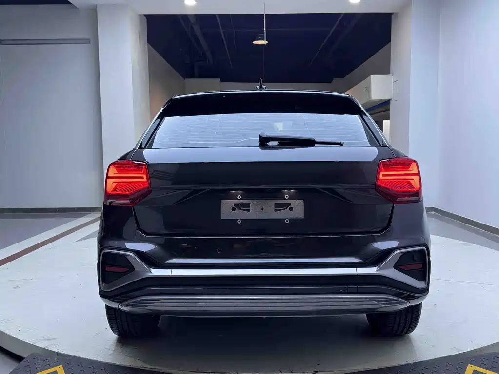 Audi Q2L e-tron — миниатюра 7