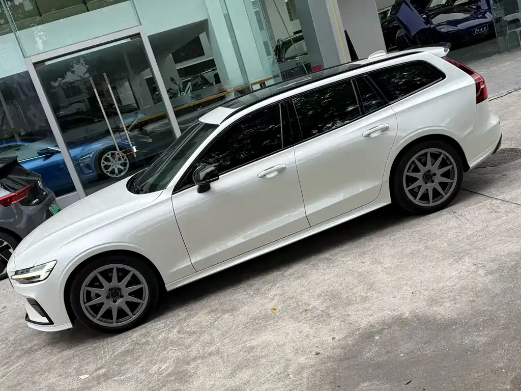 Volvo V60 — миниатюра 3