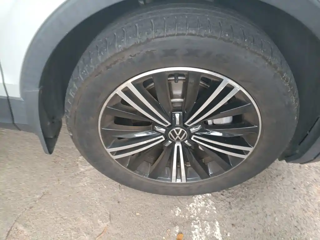 Volkswagen Tiguan L — миниатюра 26