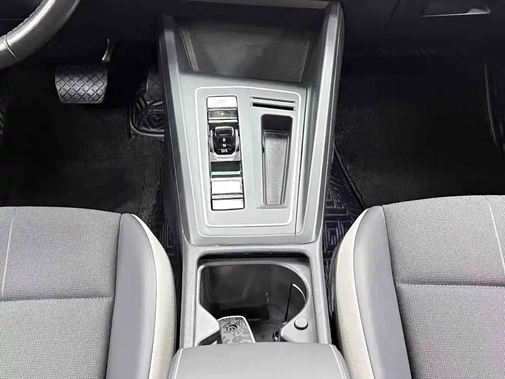 Volkswagen Golf — миниатюра 17