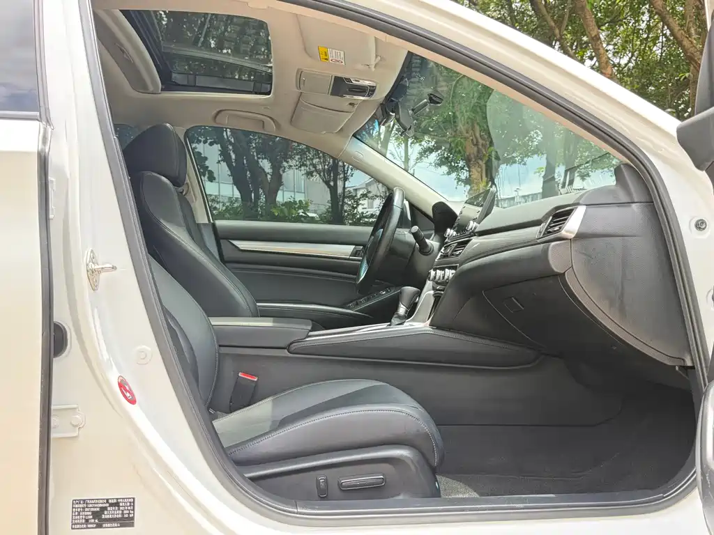 Honda Accord — миниатюра 11
