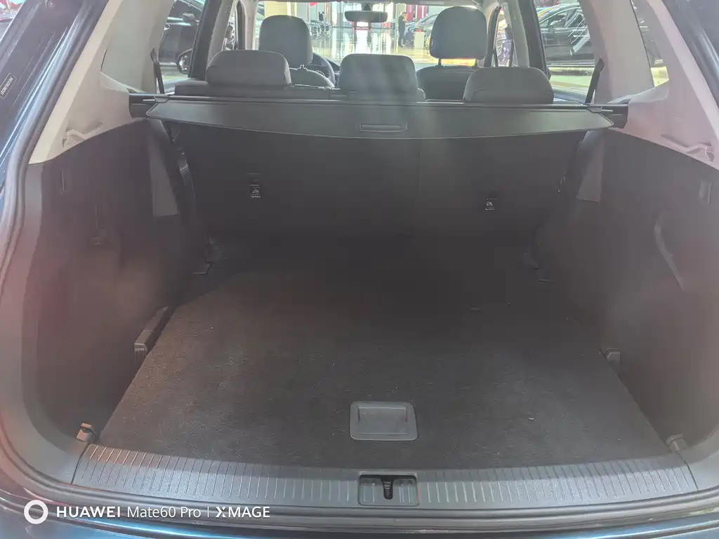 Volkswagen Tiguan L — миниатюра 16
