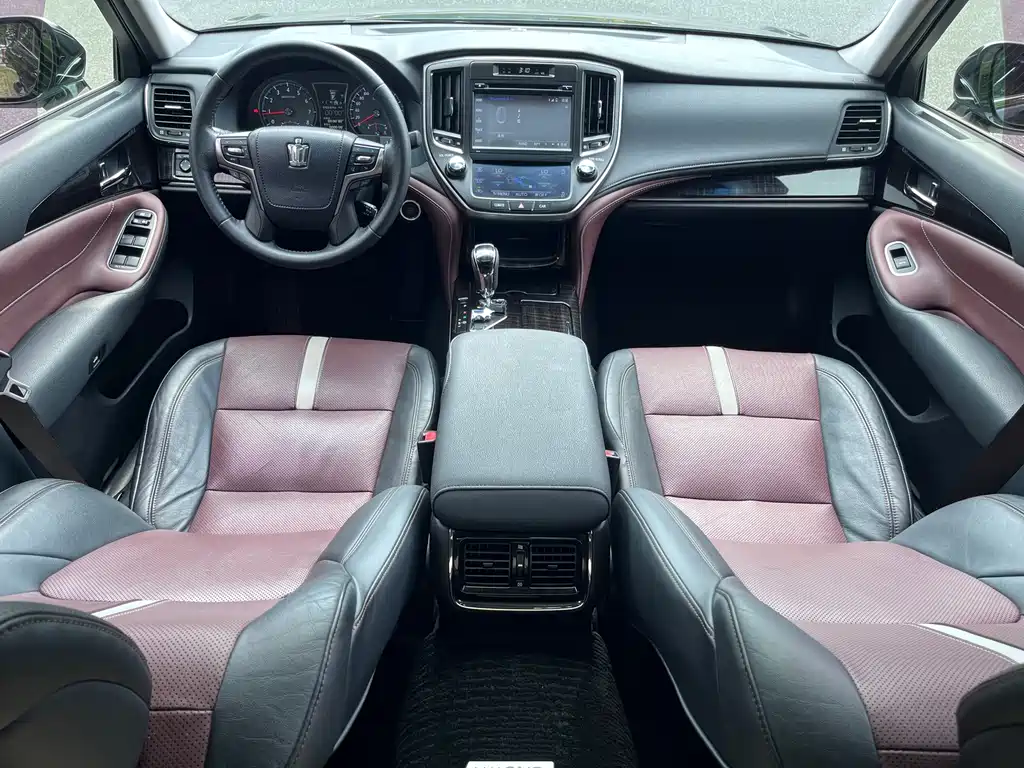 Toyota Crown — миниатюра 14