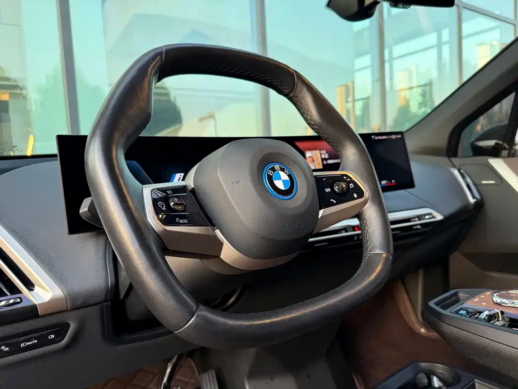 BMW iX — миниатюра 7