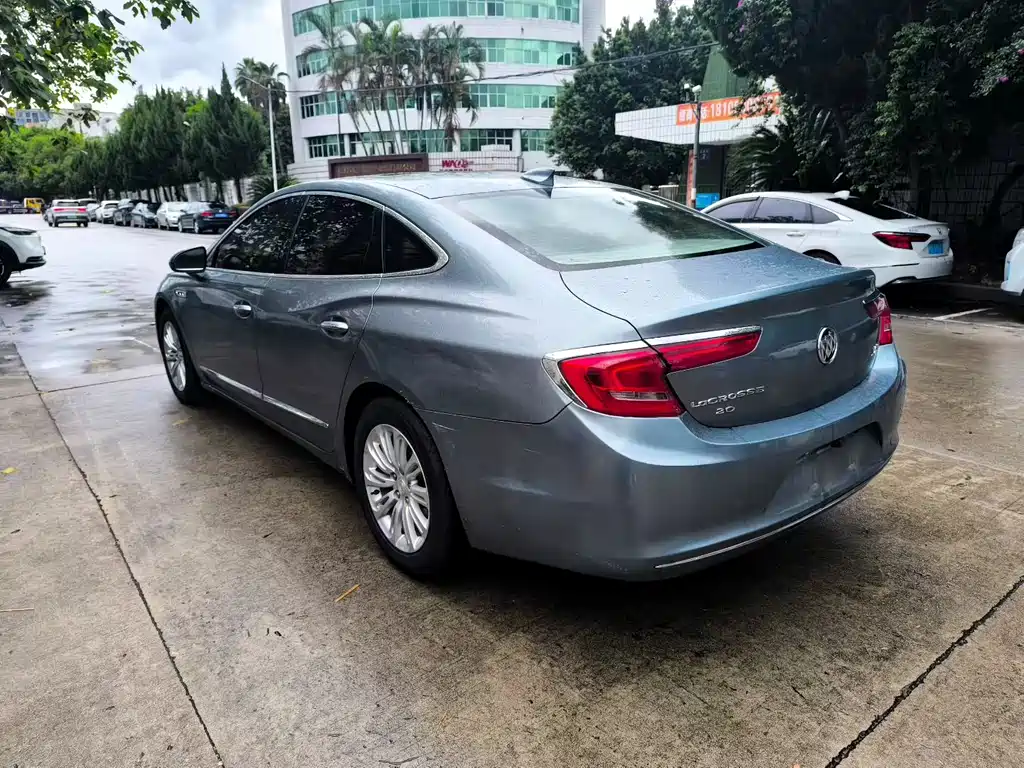 Buick LaCrosse — миниатюра 4