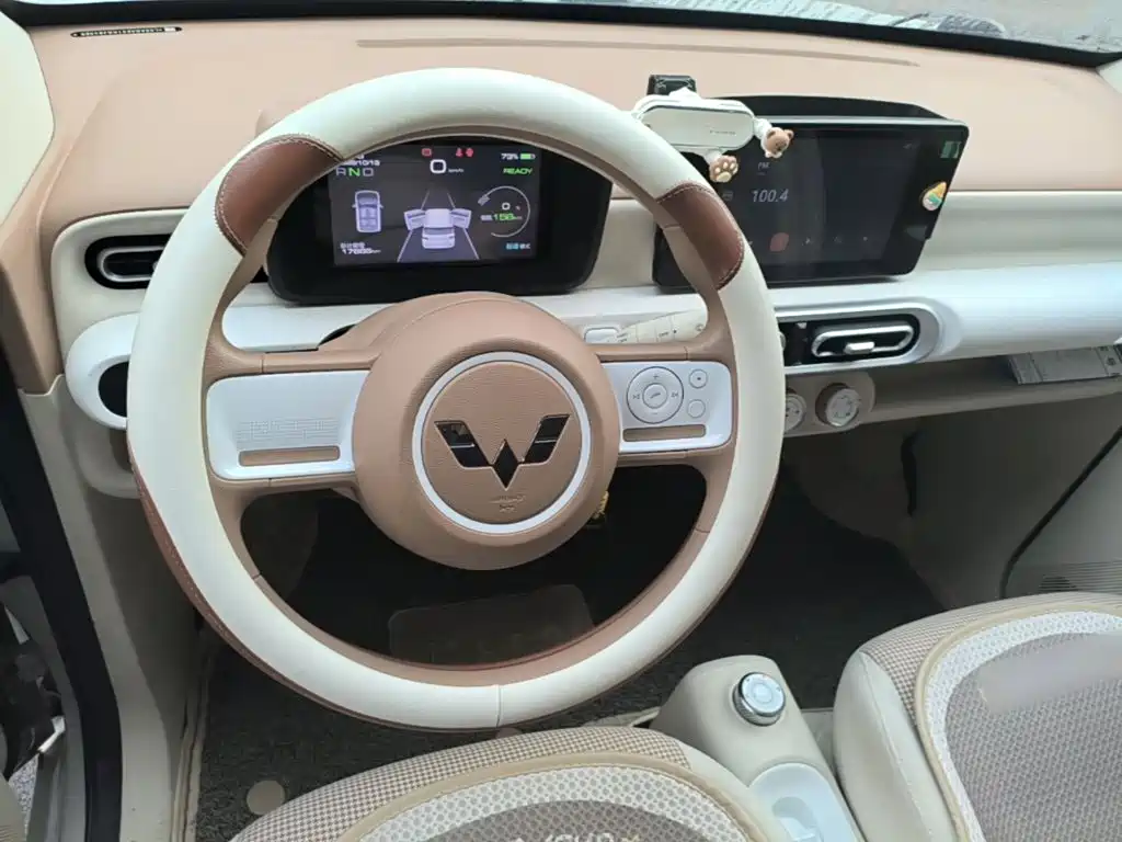 Wuling MINIEV — миниатюра 11