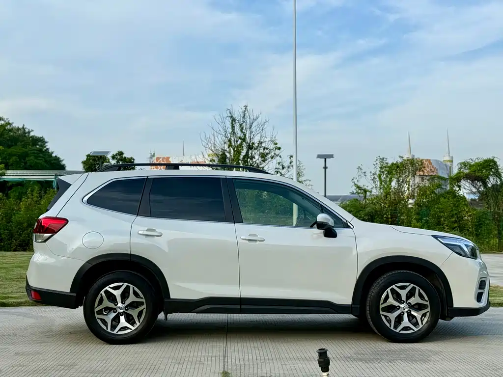 Subaru Forester 2021 2.0i Luxury EyeSight