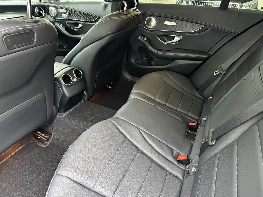 Mercedes-Benz C-Class — миниатюра 6