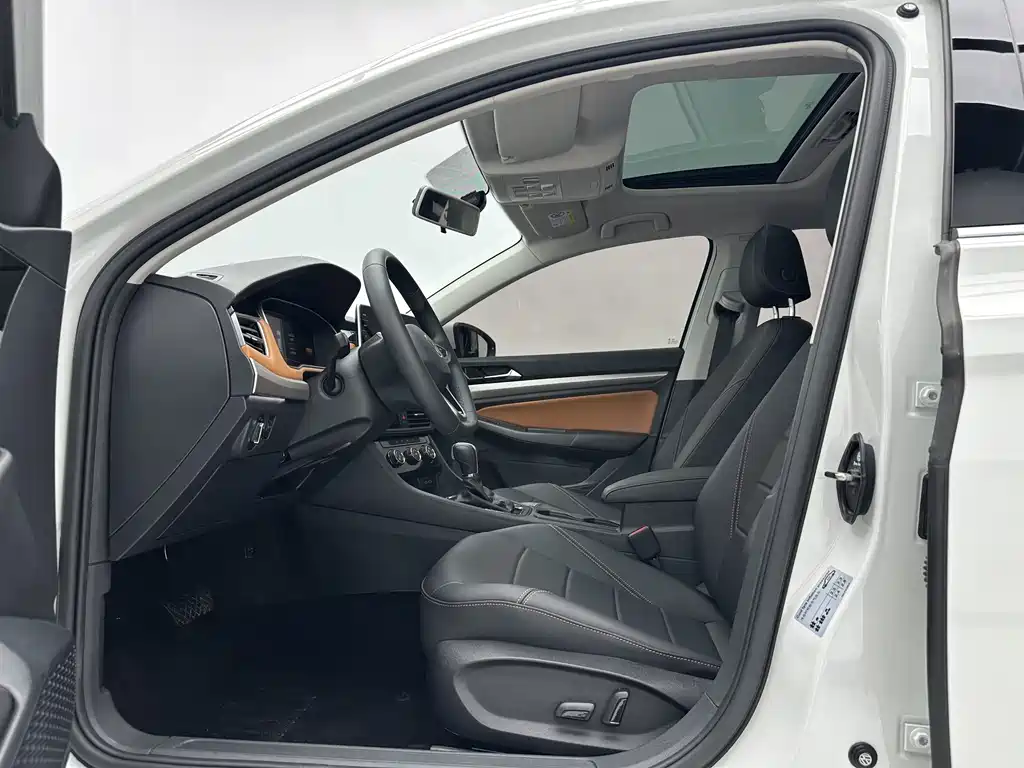 Volkswagen Bora 2023 200TSI DSG