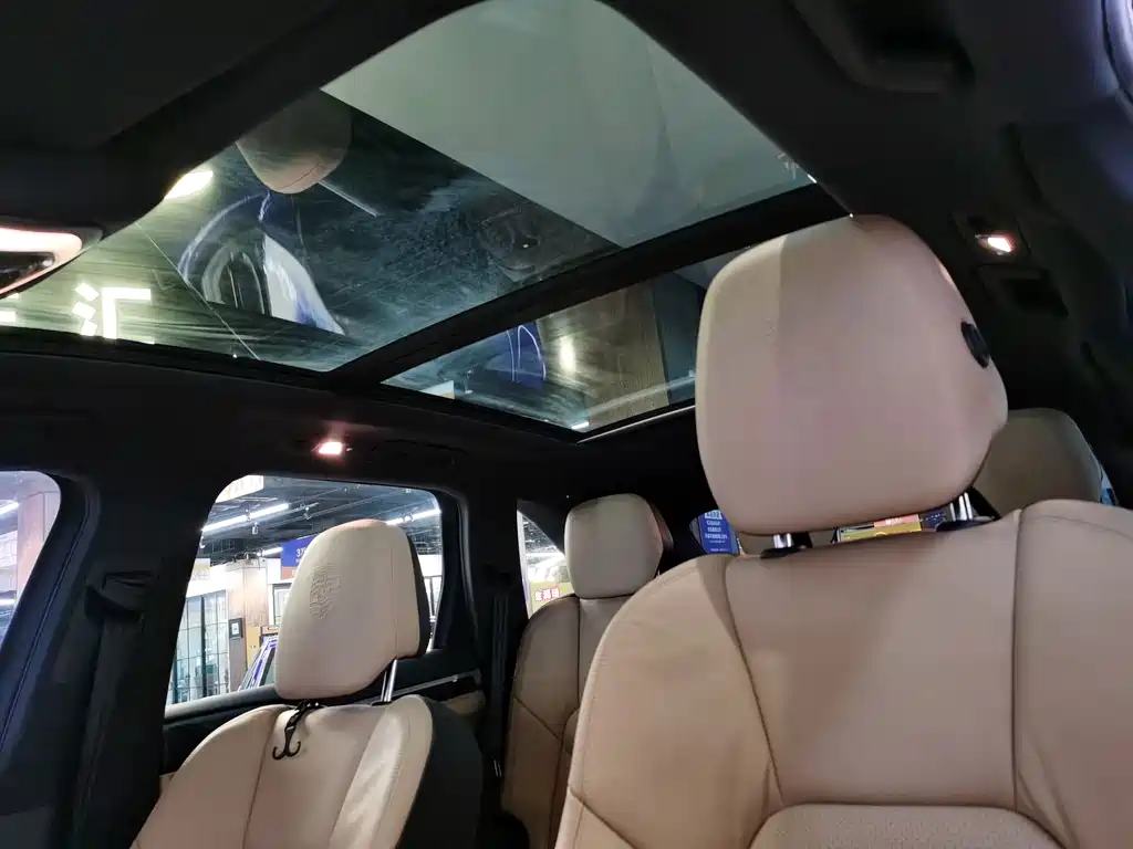 Porsche Cayenne — миниатюра 13