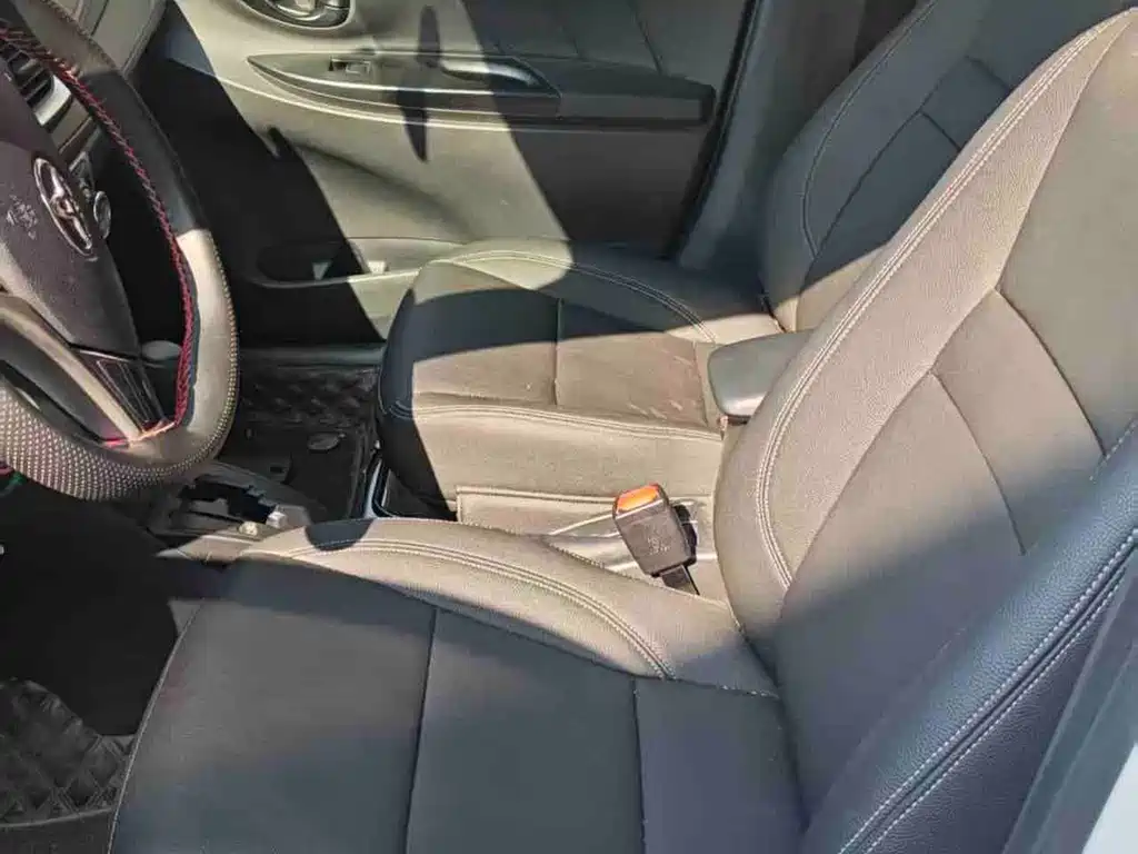 Toyota Yaris L — миниатюра 8
