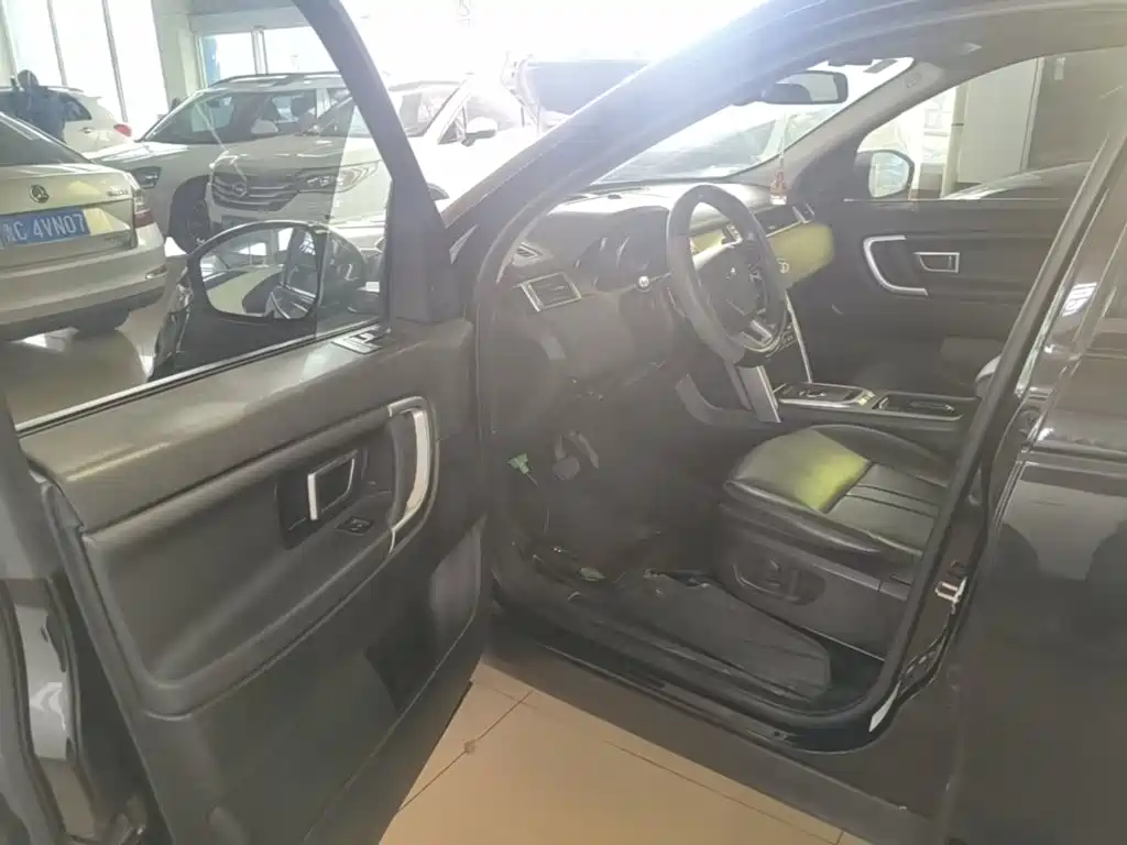 Land Rover Discovery Sport — миниатюра 16