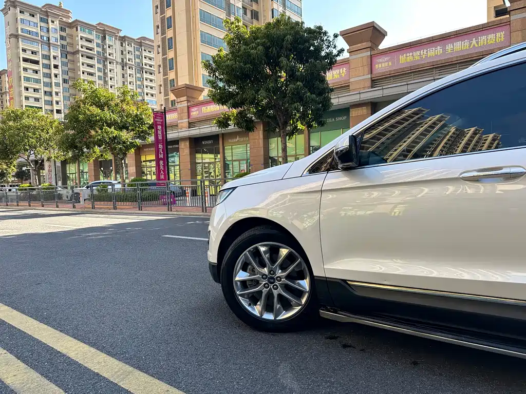 Ford Edge — миниатюра 4