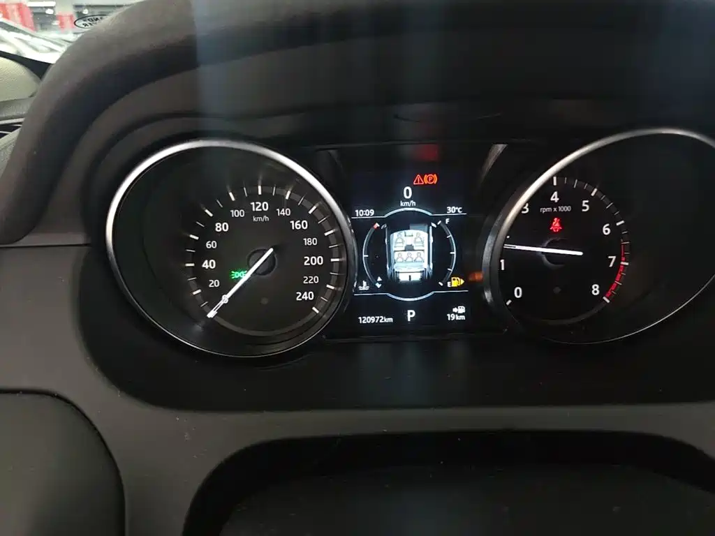 Land Rover Discovery Sport — миниатюра 16