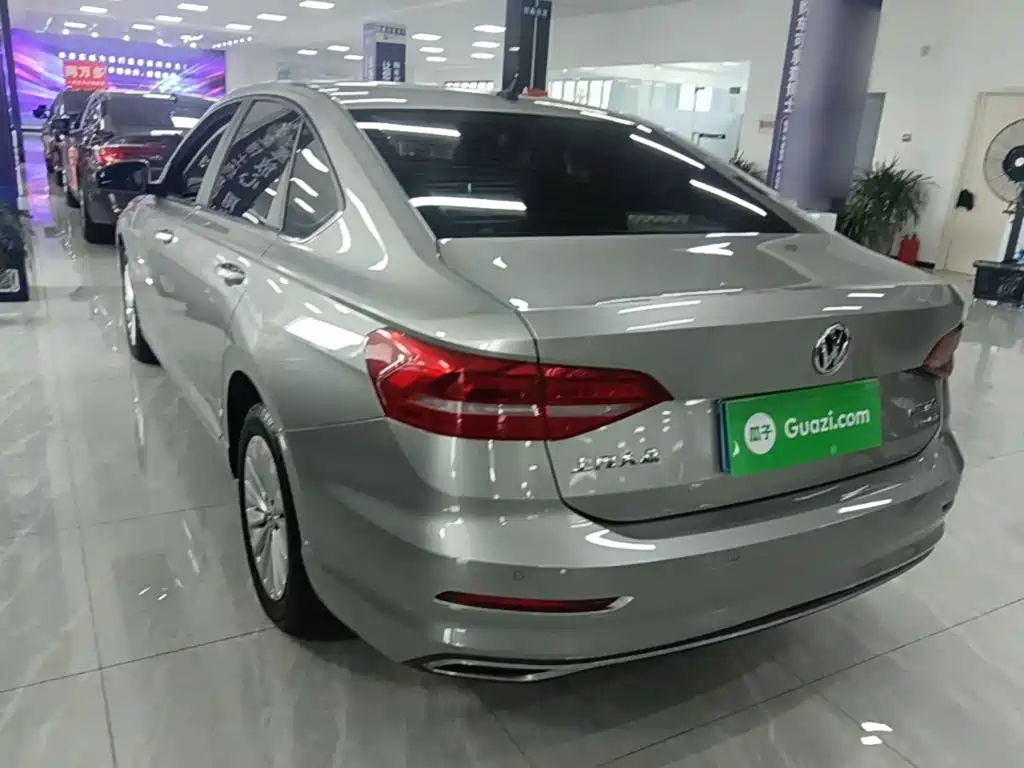 Volkswagen Lavida — миниатюра 5