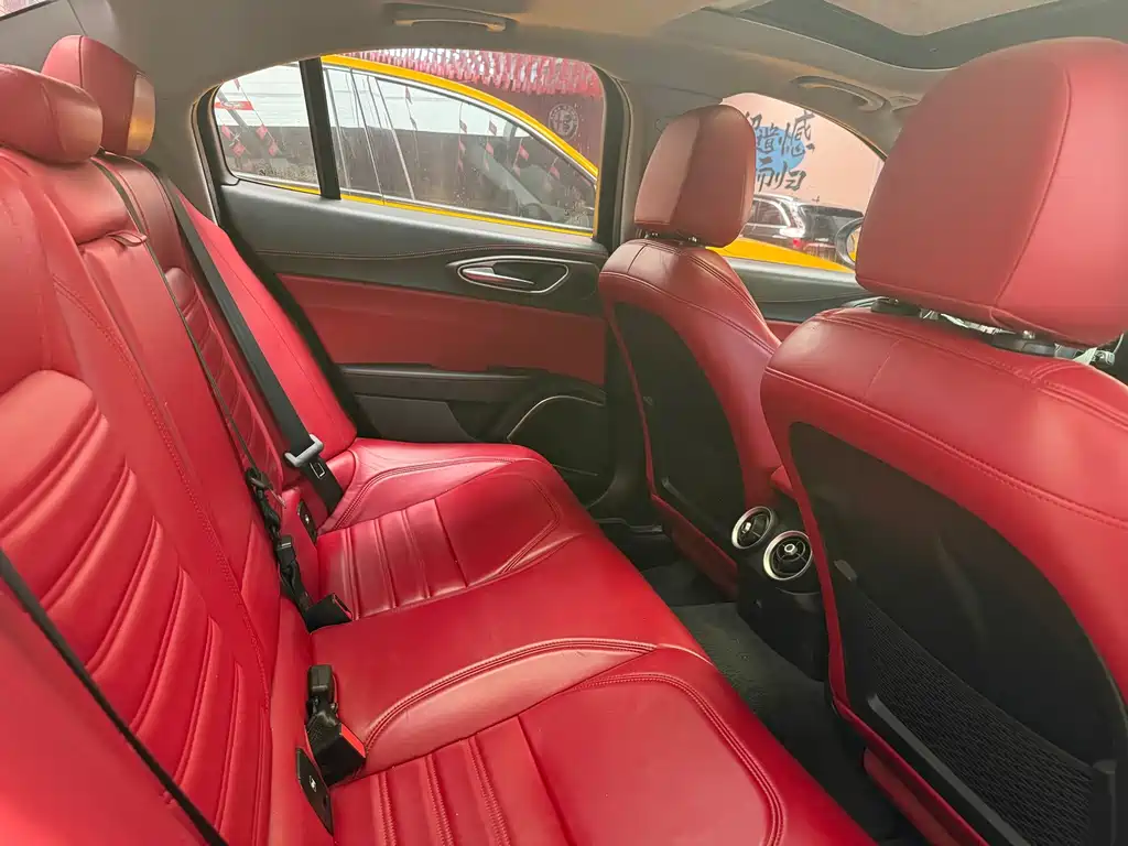 Alfa Romeo Giulia — миниатюра 9