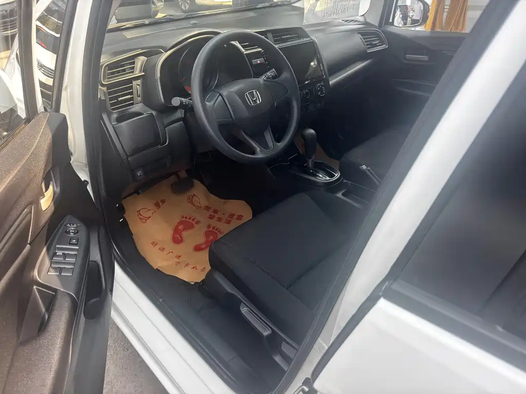 Honda Fit — миниатюра 12