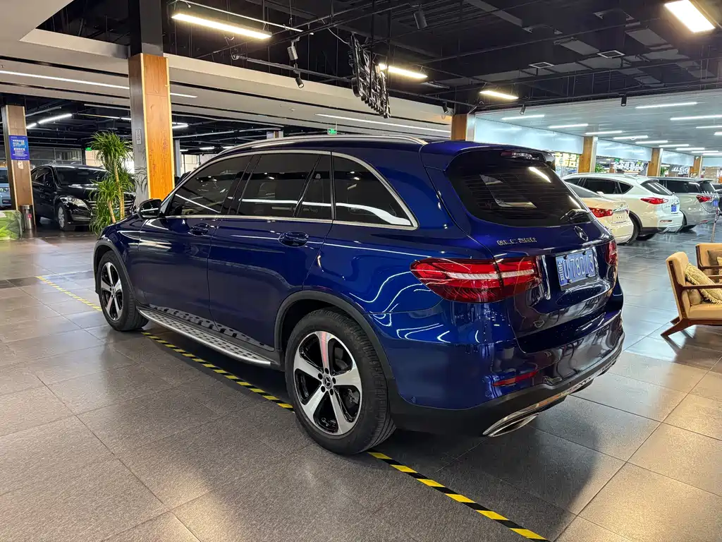 MERCEDES-BENZ GLC