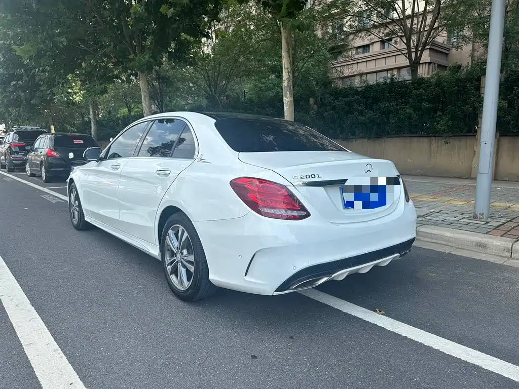 Mercedes-Benz C-Class — миниатюра 14