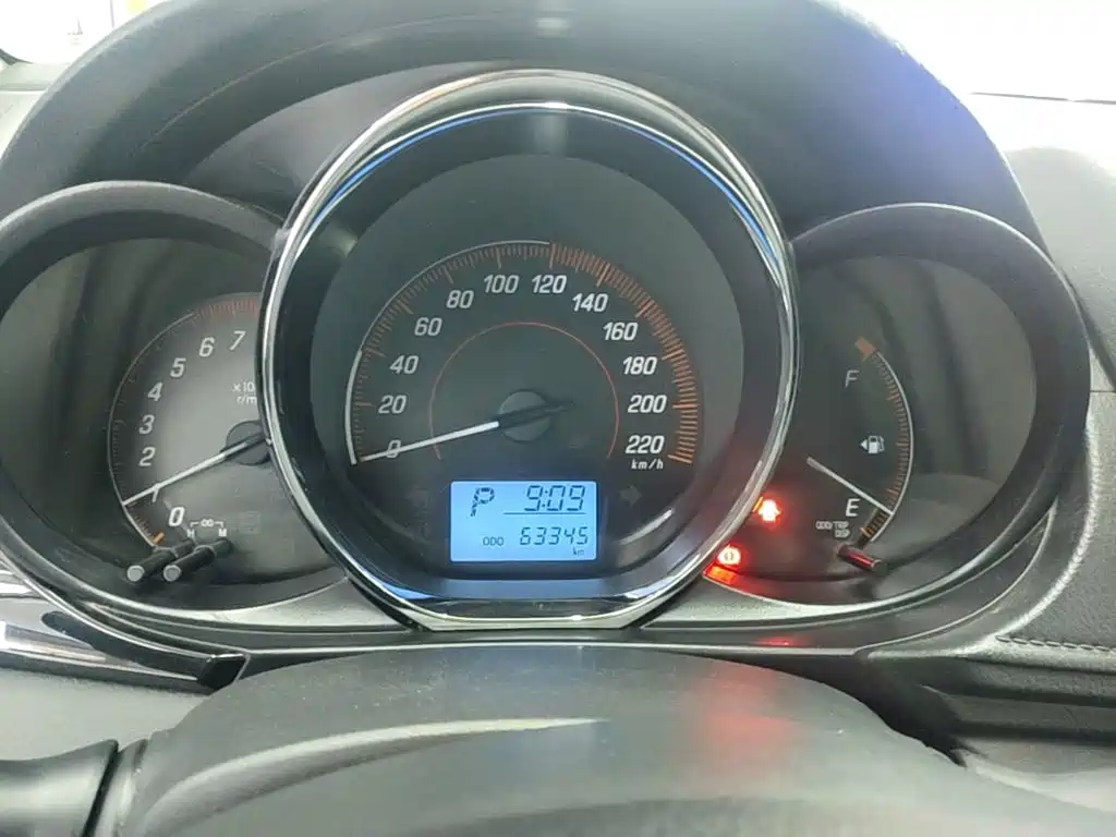 Toyota Yaris L — миниатюра 12