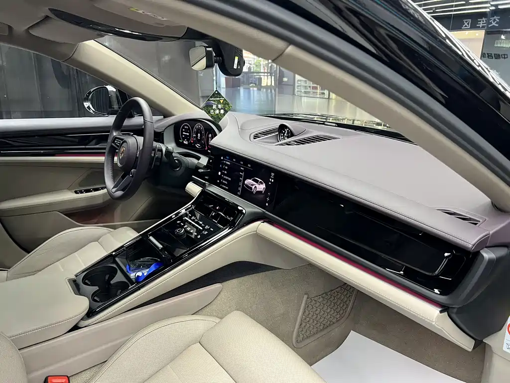 Porsche Panamera — миниатюра 12